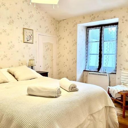 Maison Paisible Avec Lac Prive Secondigny Exteriér fotografie