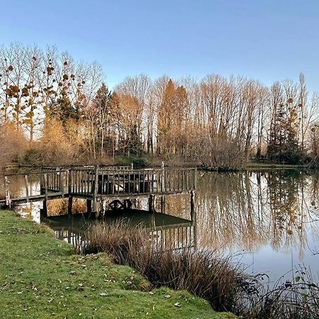 Maison Paisible Avec Lac Prive Secondigny Exteriér fotografie