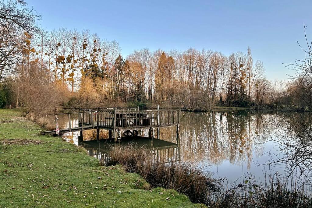 Maison Paisible Avec Lac Prive Secondigny Exteriér fotografie